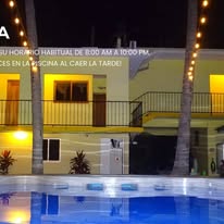 Alberca iluminada